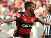 Com golaço de Vizeu, Flamengo supera Atlético-MG e entra no G4