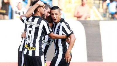 Botafogo pode garantir acesso contra o Luverdense