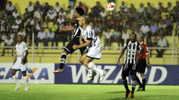 &quot;O goleiro deles não fez uma defesa&quot;, diz Tiago sobre nova derrota do Ceará