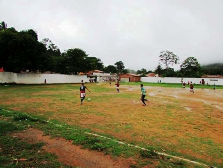 Resultado do jogo de abertura da fase Oitavas de Final da 7ª Copa Amigos da Bola, troféu Restaurante e Peixaria O Barrigudo