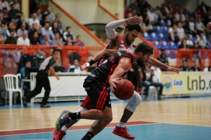 Flamengo volta a vencer o Limeira e fica a uma vitória da final do NBB 7