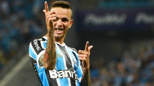 Luan retoma aos treinos físicos no Grêmio, mas não vai a campo