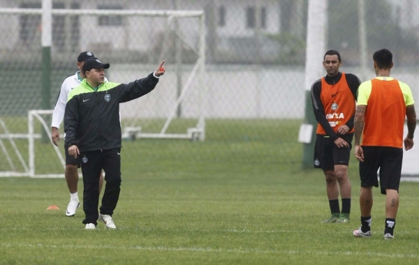 Com time em boa fase, técnico Pachequinho do Coritiba pede entrega nas duas rodadas &#039;finais&#039; contra o rebaixamento