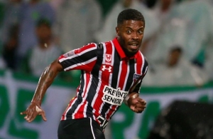 São Paulo agenda reunião com Michel Bastos