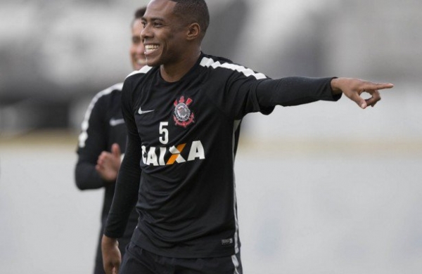 Elias confirma proposta do Flamengo, mas garante: “Está decidido que fico no Corinthians”